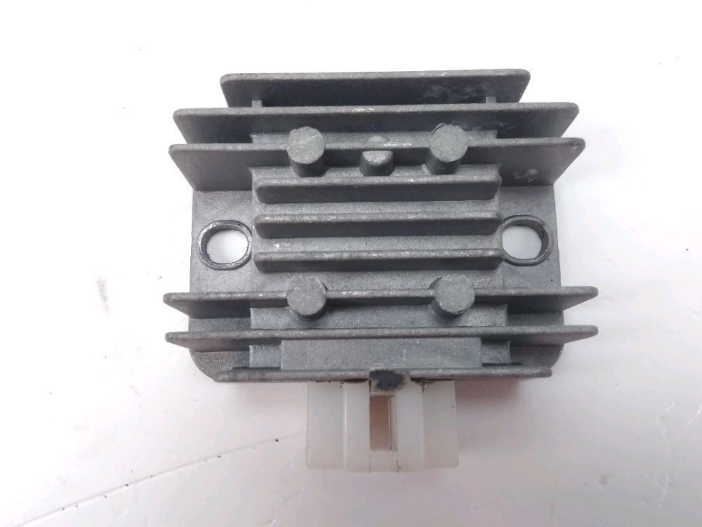 REGULATEUR DE TENSION