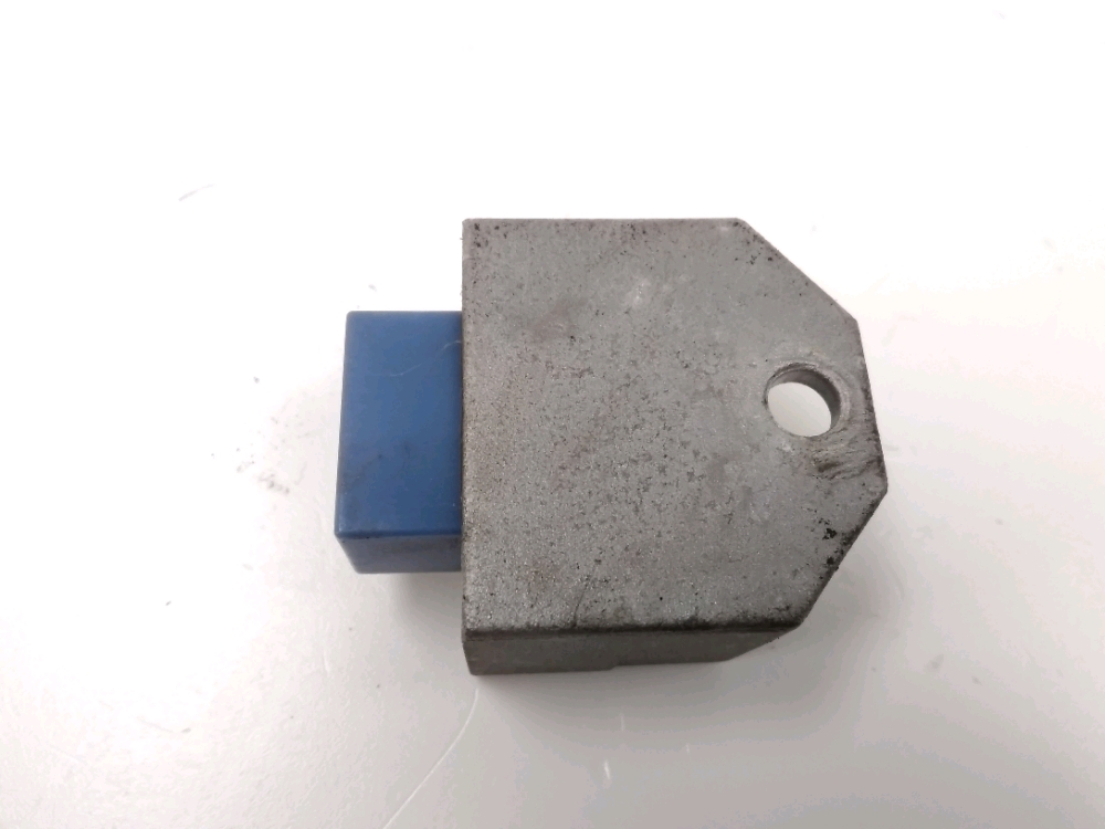 REGULATEUR DE TENSION