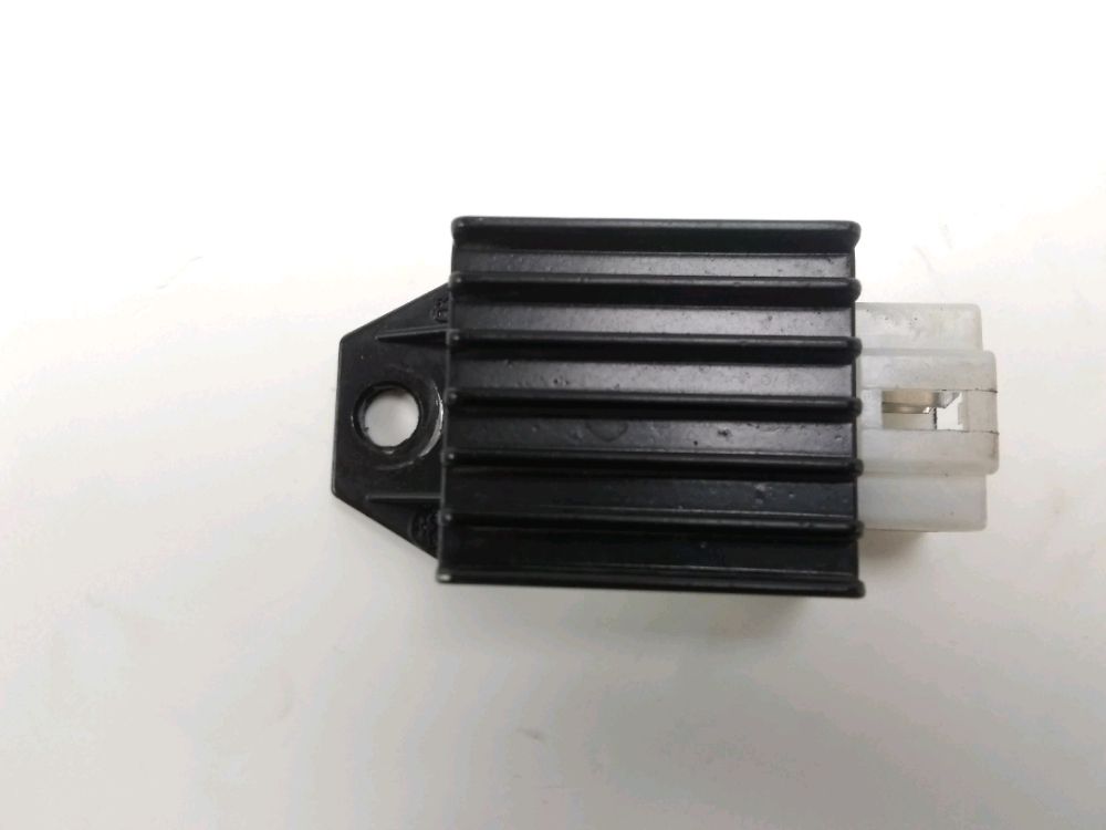 REGULATEUR DE TENSION
