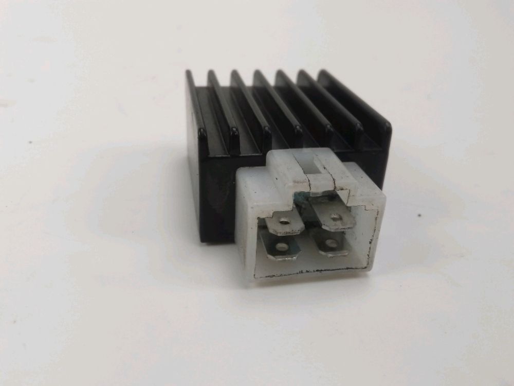 REGULATEUR DE TENSION