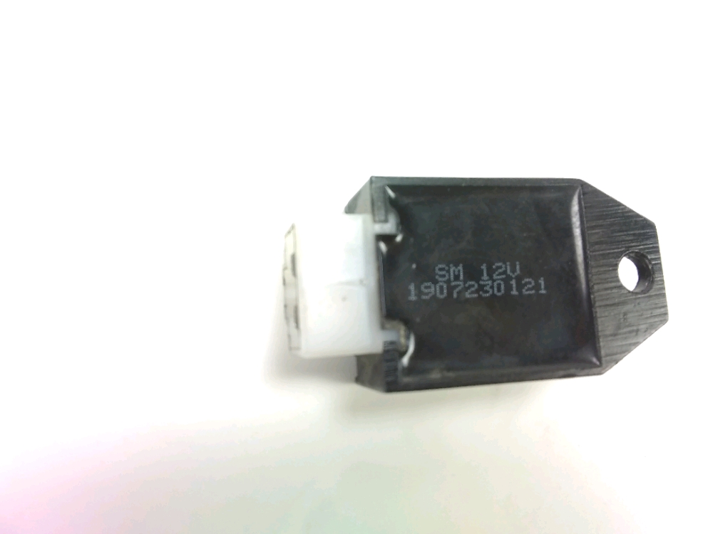 REGULATEUR DE TENSION