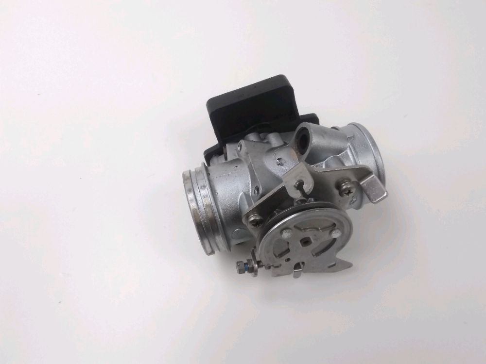 Corps d'injection droit