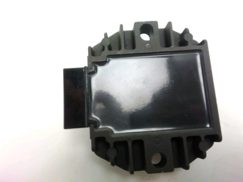 REGULATEUR DE TENSION