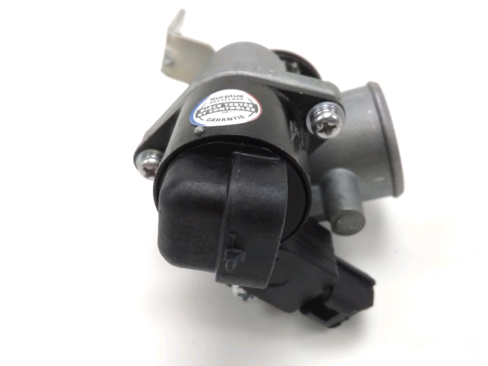 Corps d'injection gauche