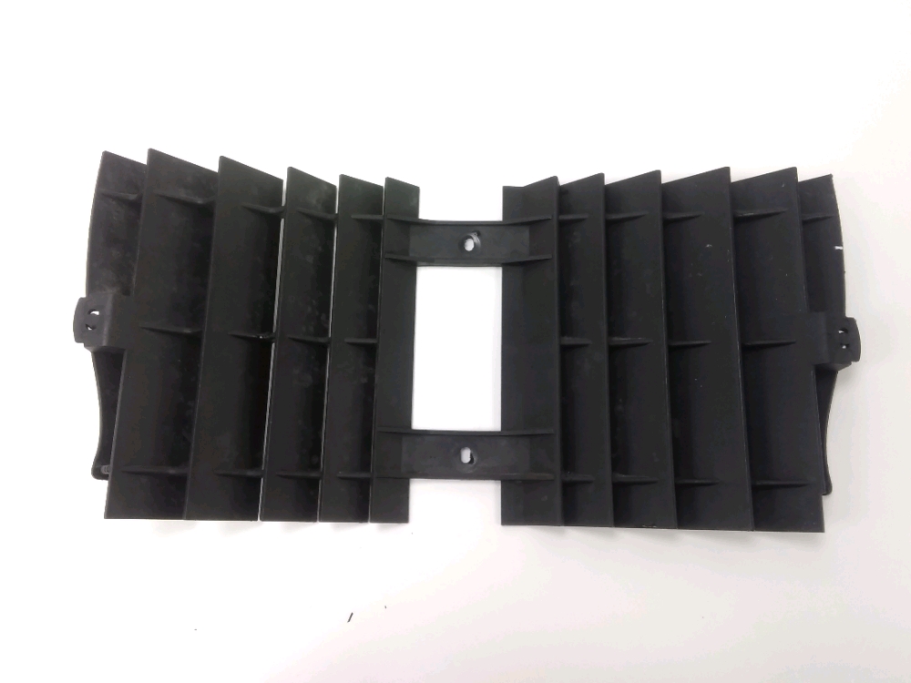 GRILLE DE RADIATEUR