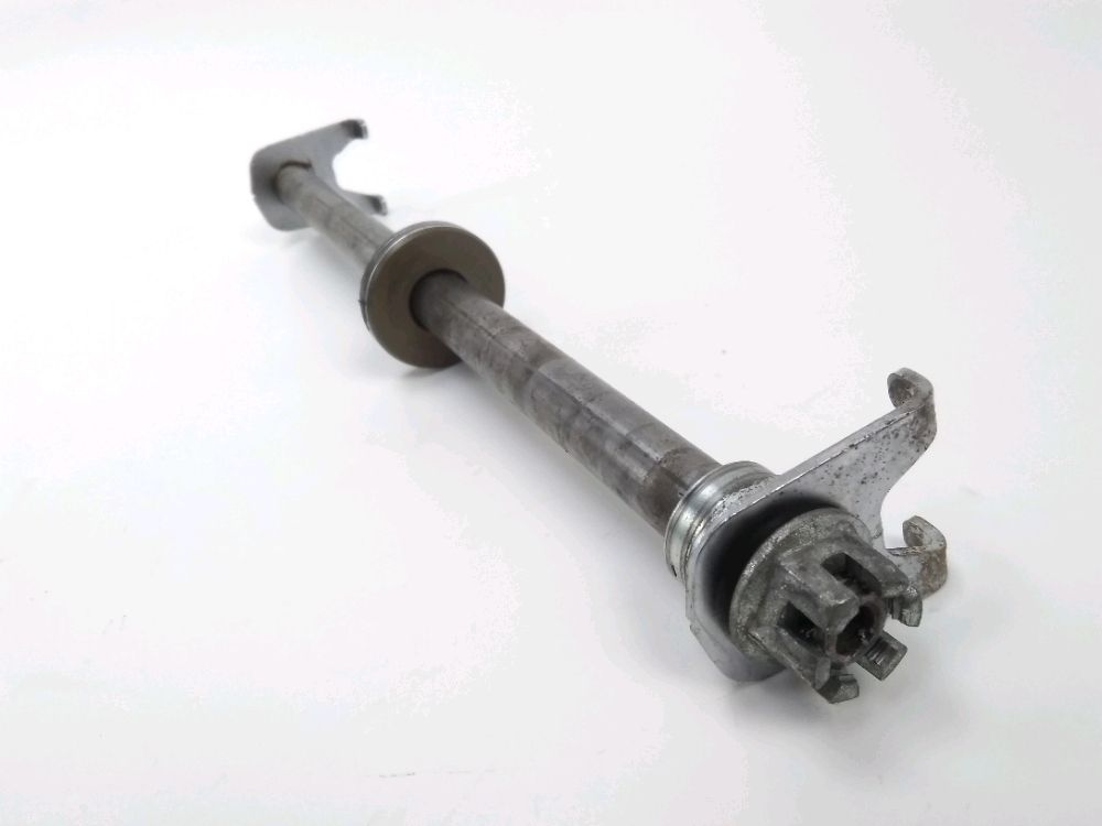 AXE DE ROUE ARRIERE