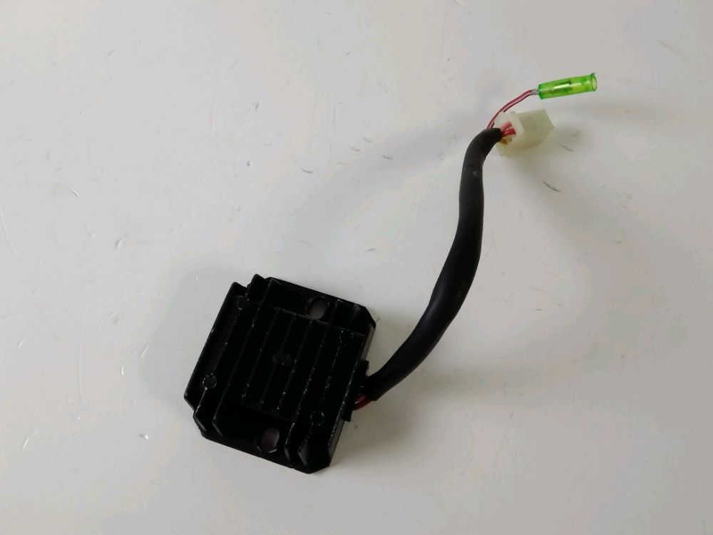 REGULATEUR DE TENSION
