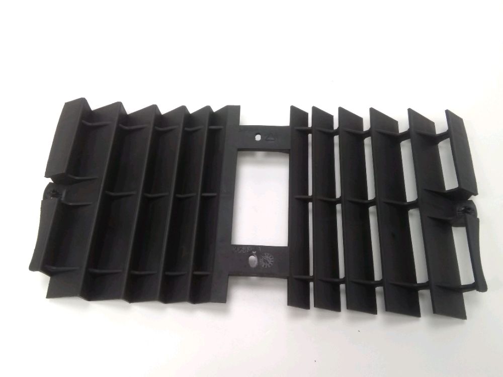 GRILLE DE RADIATEUR