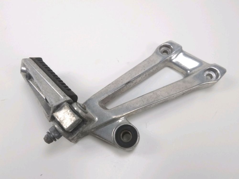 Platine et repose pieds arriere droit