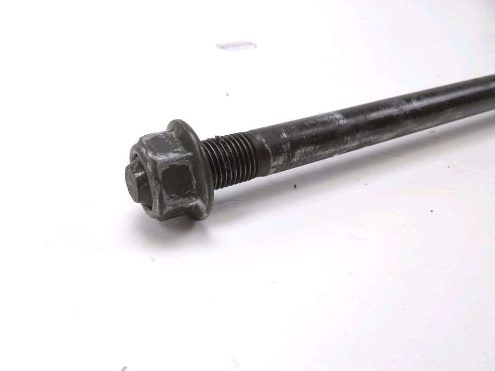 AXE DE ROUE AVANT
