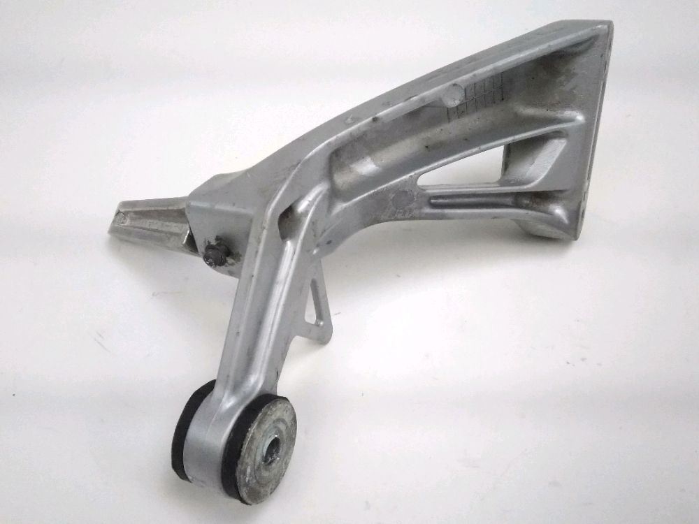 PLATINE ET REPOSE PIEDS ARRIERE DROIT