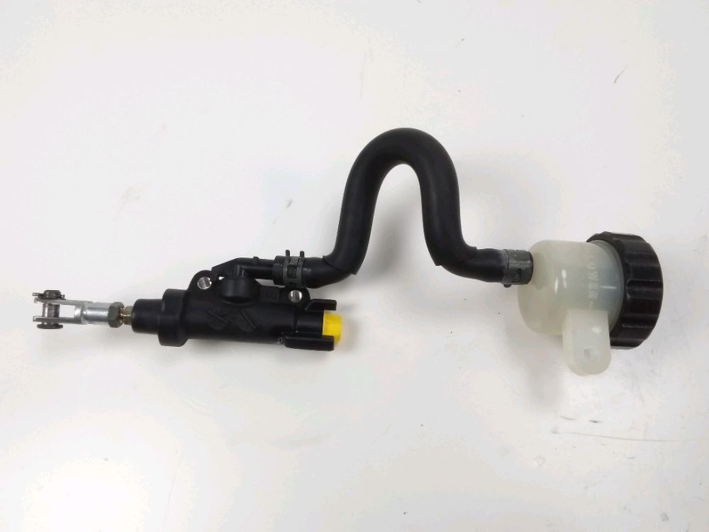 Maitre cylindre frein ar complet