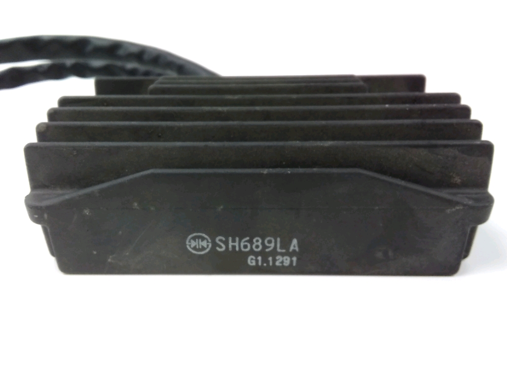 REGULATEUR DE TENSION