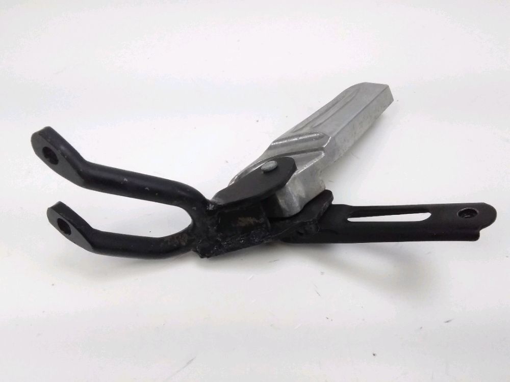 PLATINE ET REPOSE PIEDS ARRIERE DROIT