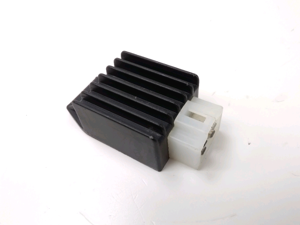 REGULATEUR DE TENSION
