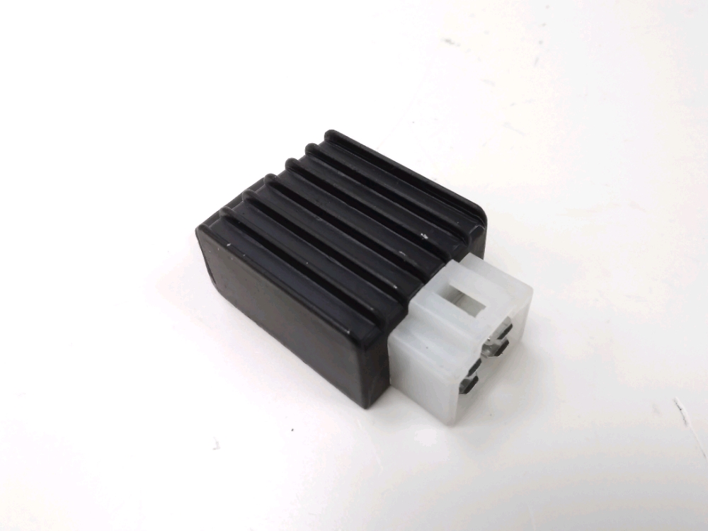 REGULATEUR DE TENSION