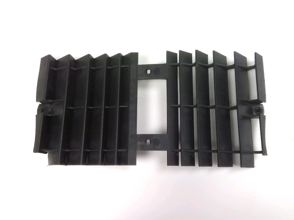 GRILLE DE RADIATEUR