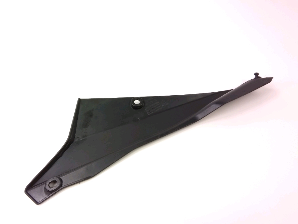 CACHE LATERAL GAUCHE