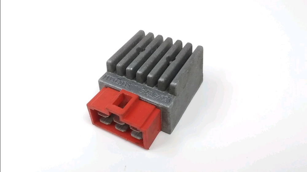 REGULATEUR DE TENSION