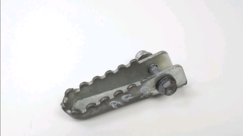 Repose pieds arriere droit