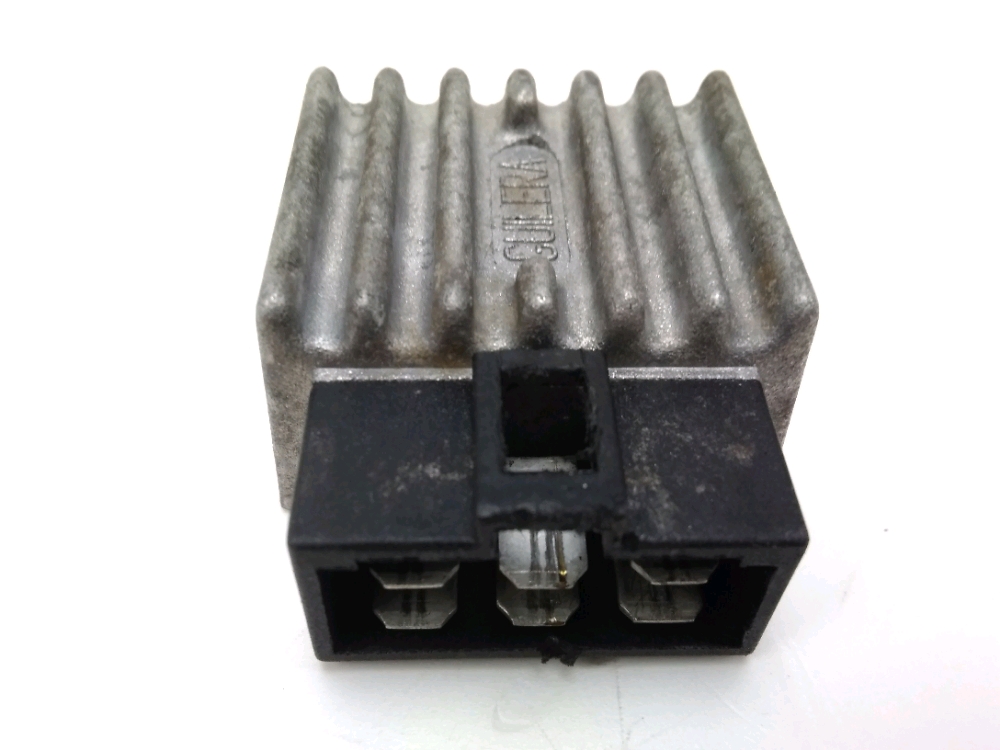 REGULATEUR DE TENSION