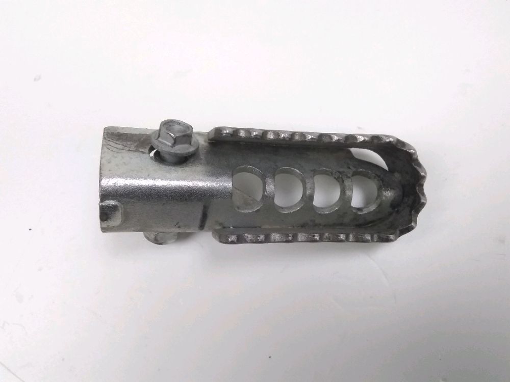 Repose pieds avant droit