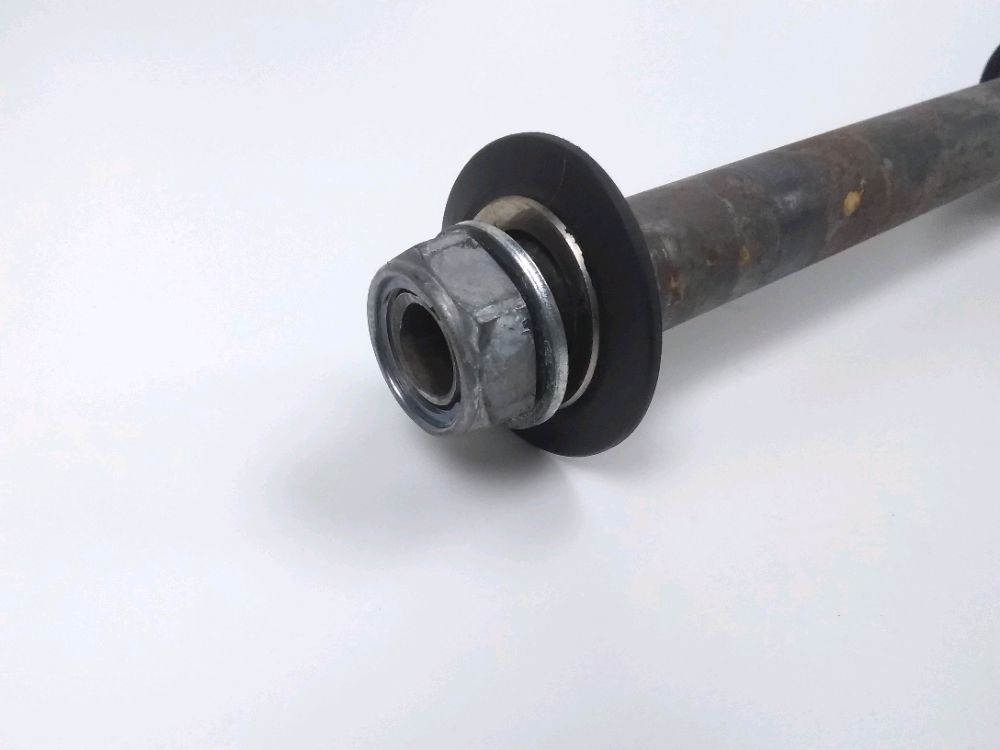 AXE DE ROUE ARRIERE