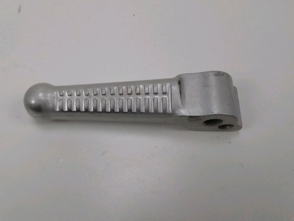 Repose pieds arriere droit