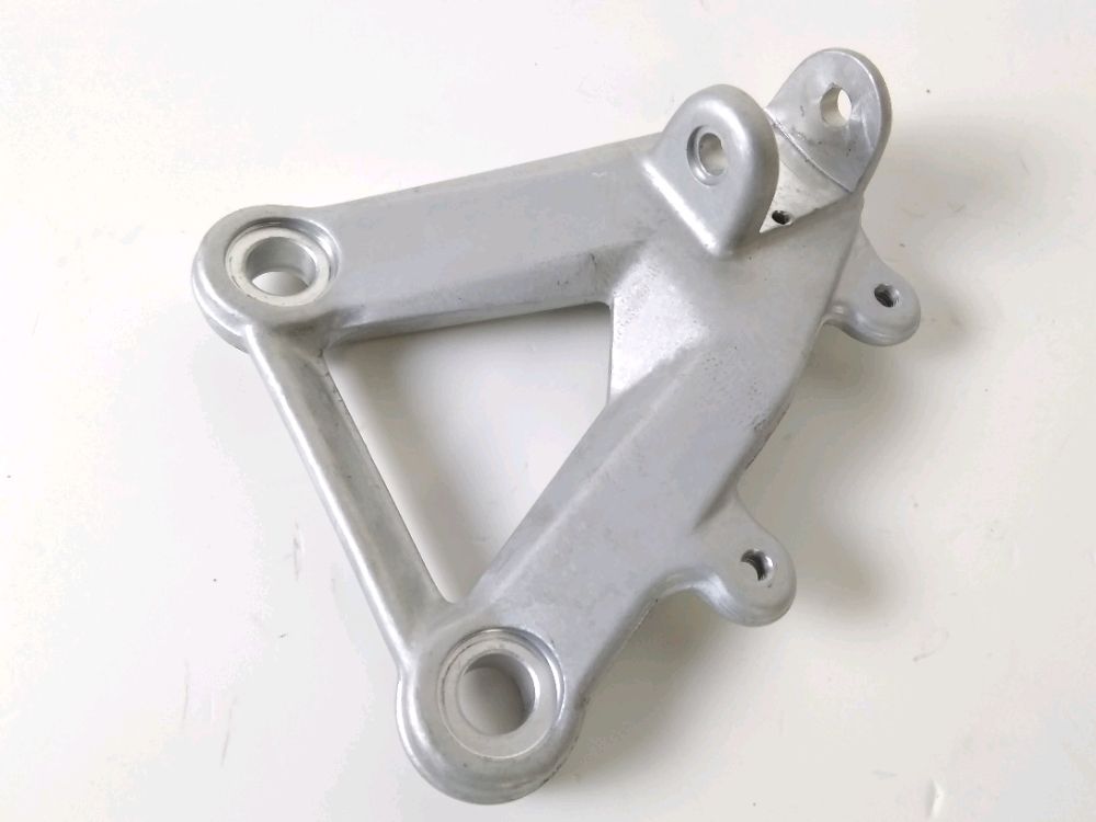 Platine avant droite