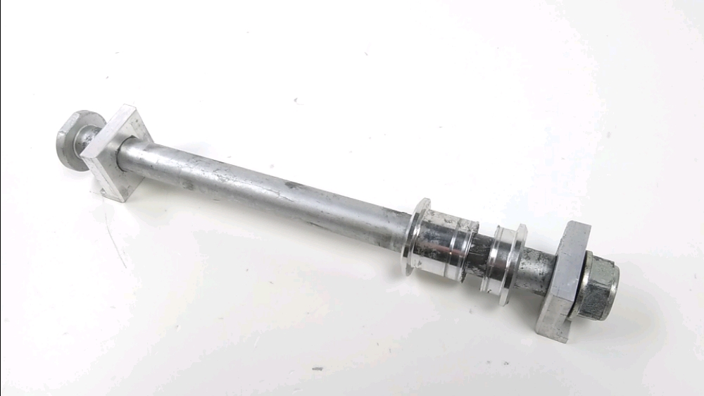 AXE DE ROUE ARRIERE