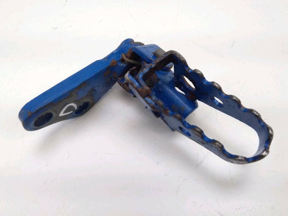 Repose pieds avant droit