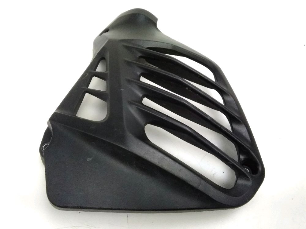GRILLE DE RADIATEUR