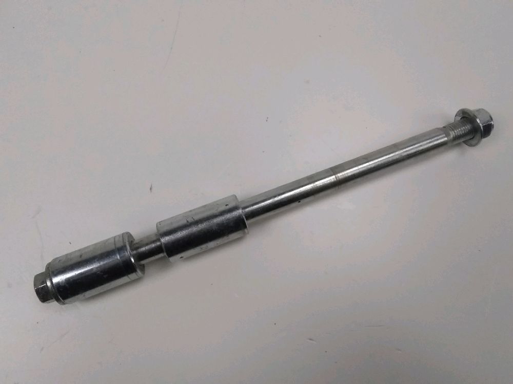 AXE DE ROUE ARRIERE