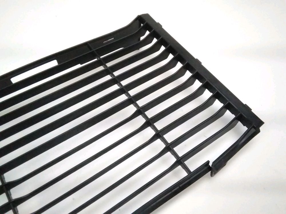 GRILLE DE RADIATEUR