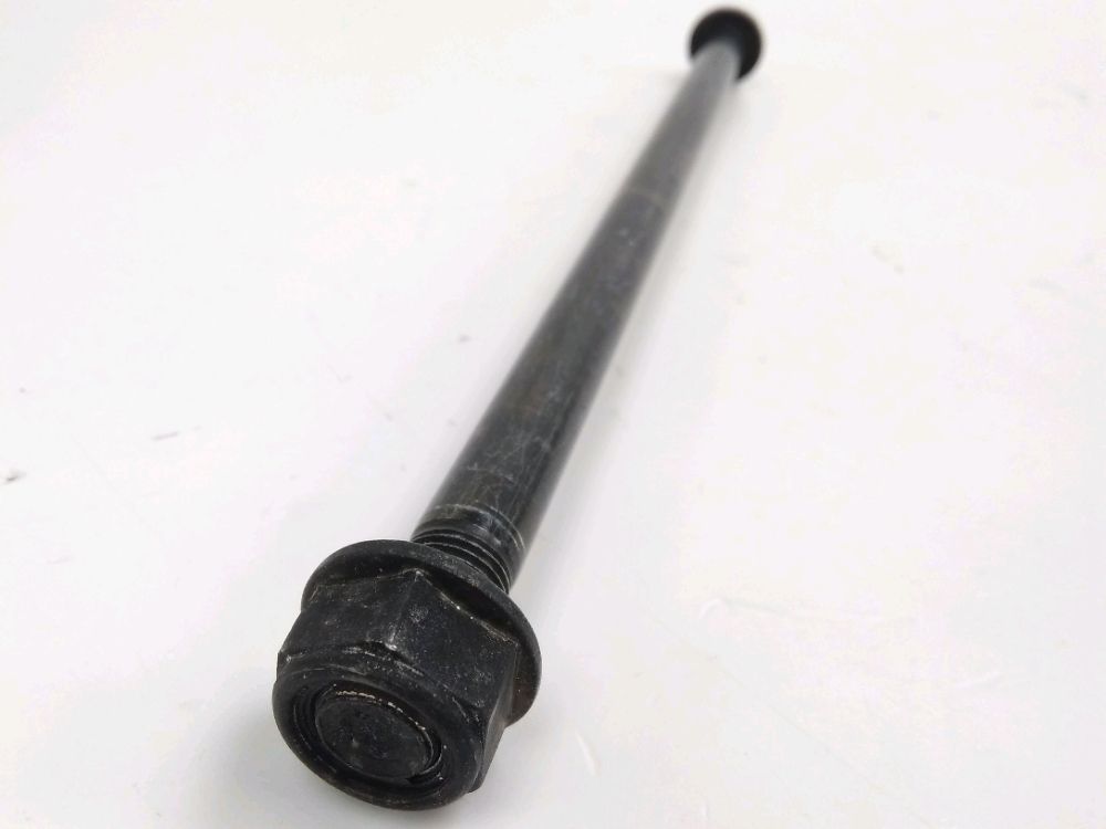 Axe de roue avant