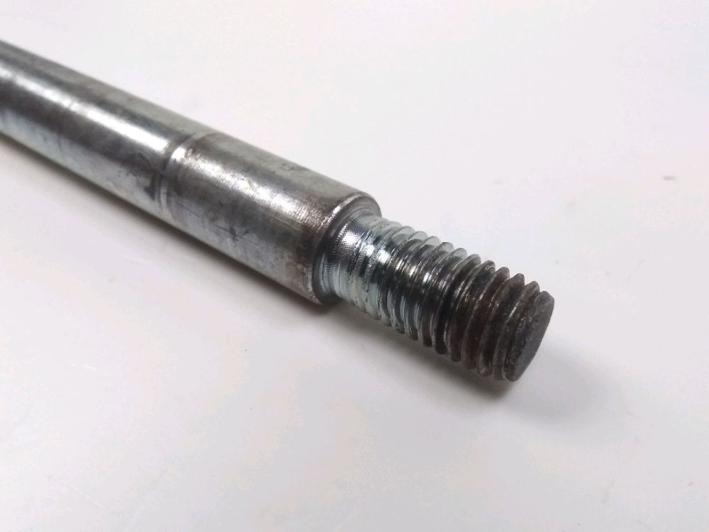 AXE DE ROUE AVANT