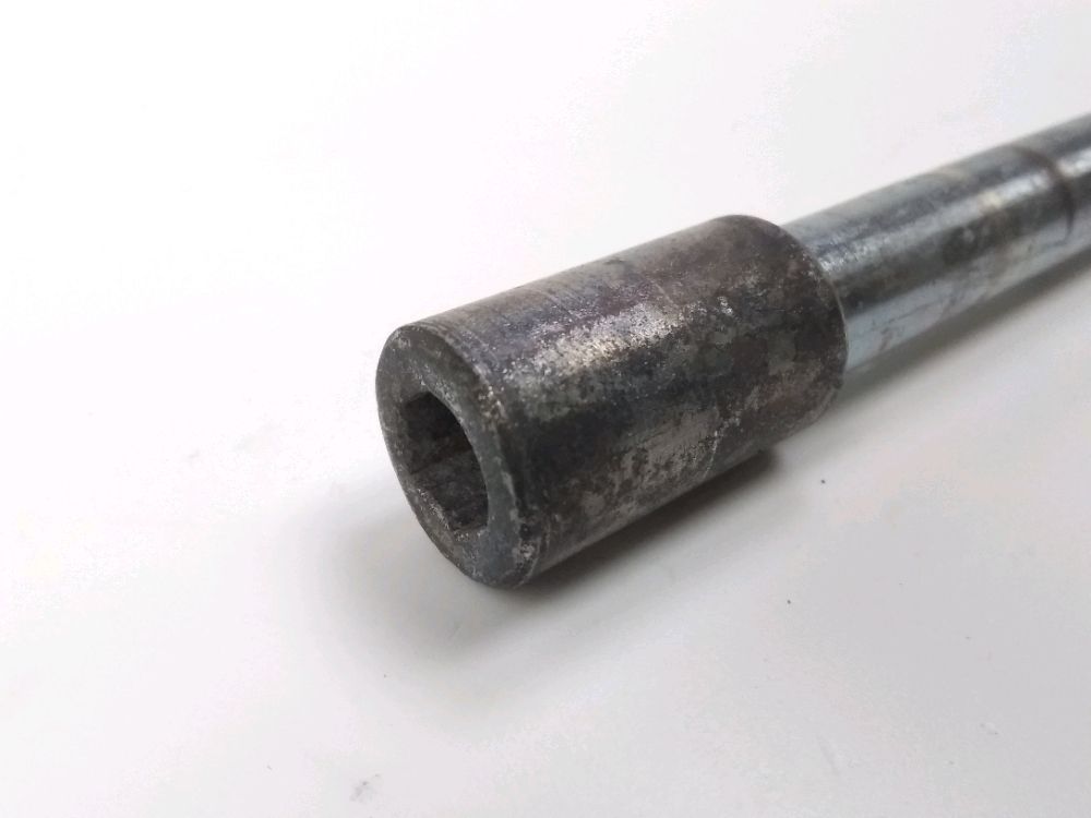 AXE DE ROUE AVANT