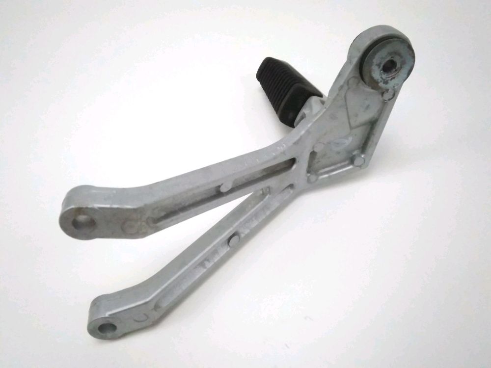 PLATINE ET REPOSE PIEDS ARRIERE DROIT