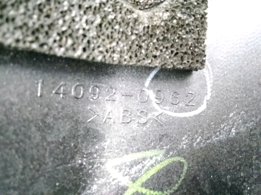 CACHE LATERAL GAUCHE