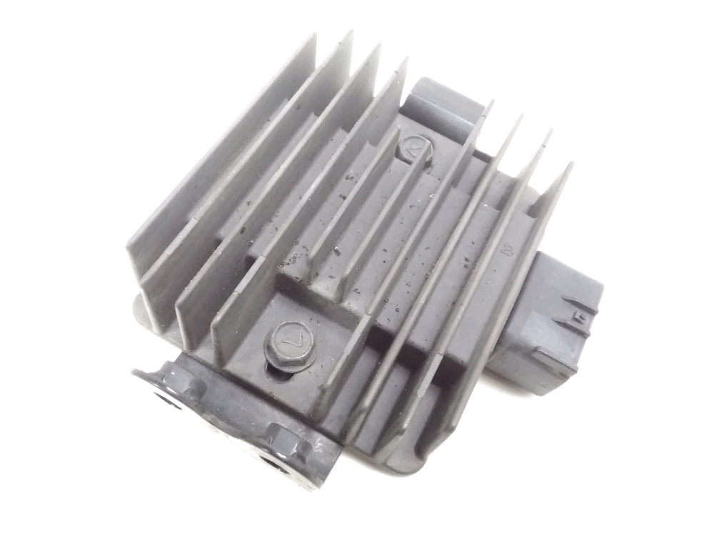 REGULATEUR DE TENSION