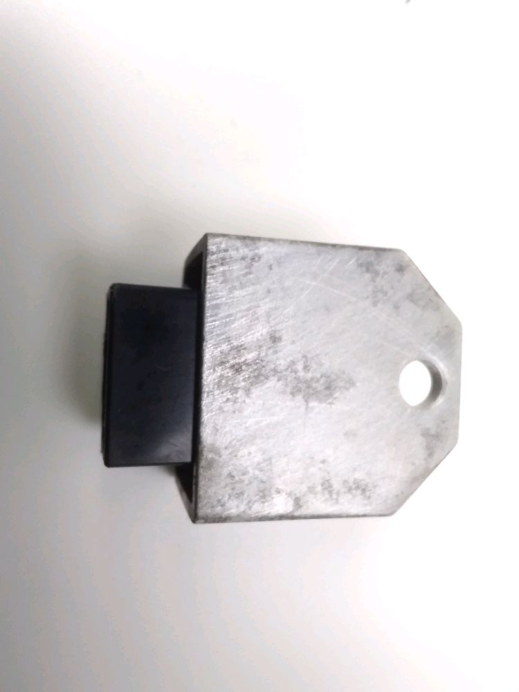 REGULATEUR DE TENSION
