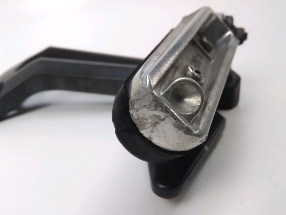 PLATINE ET REPOSE PIEDS ARRIERE DROIT