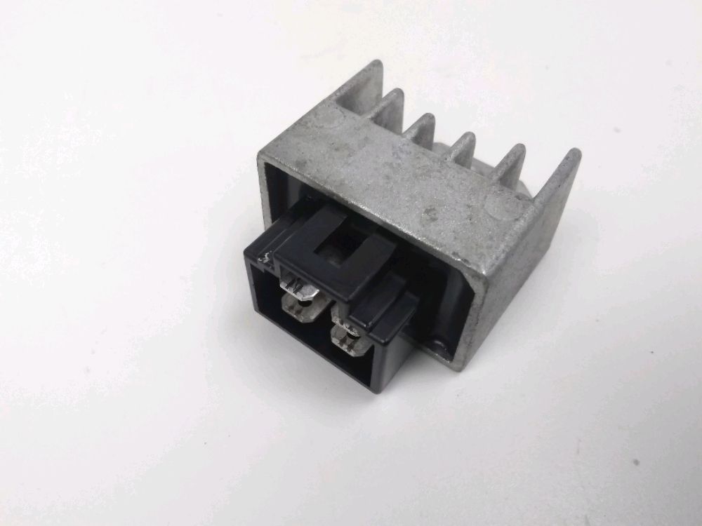 REGULATEUR DE TENSION