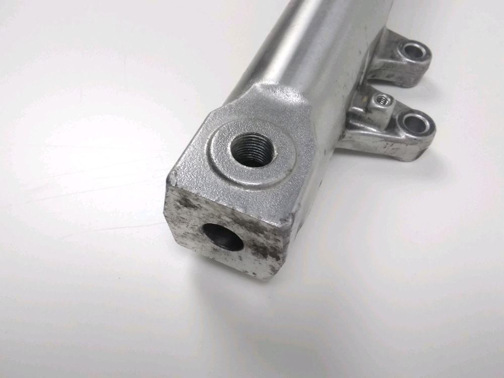TUBE DE FOURCHE GAUCHE