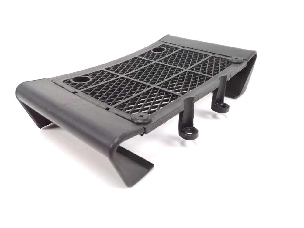 GRILLE DE RADIATEUR