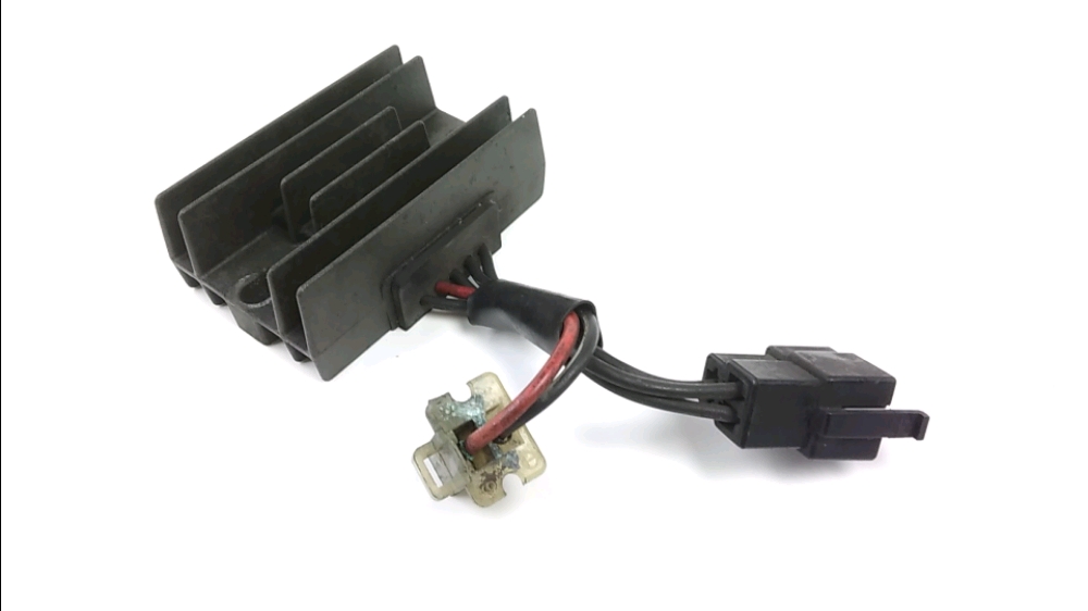 REGULATEUR DE TENSION