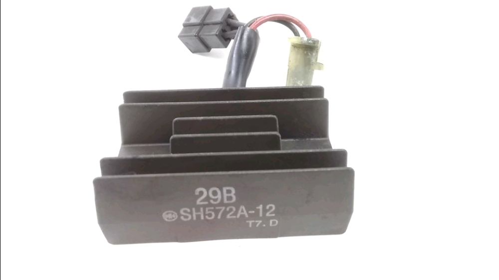 REGULATEUR DE TENSION