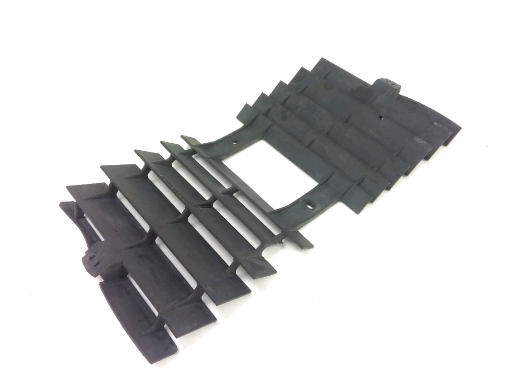 GRILLE DE RADIATEUR