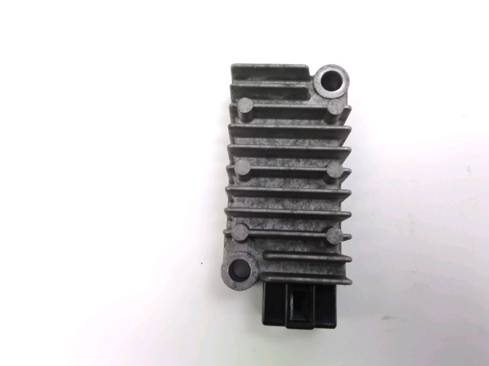 REGULATEUR DE TENSION