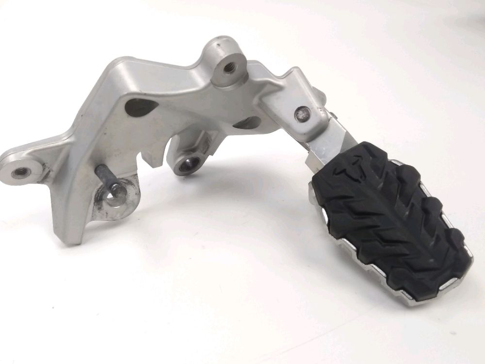 Platine avant gauche complete